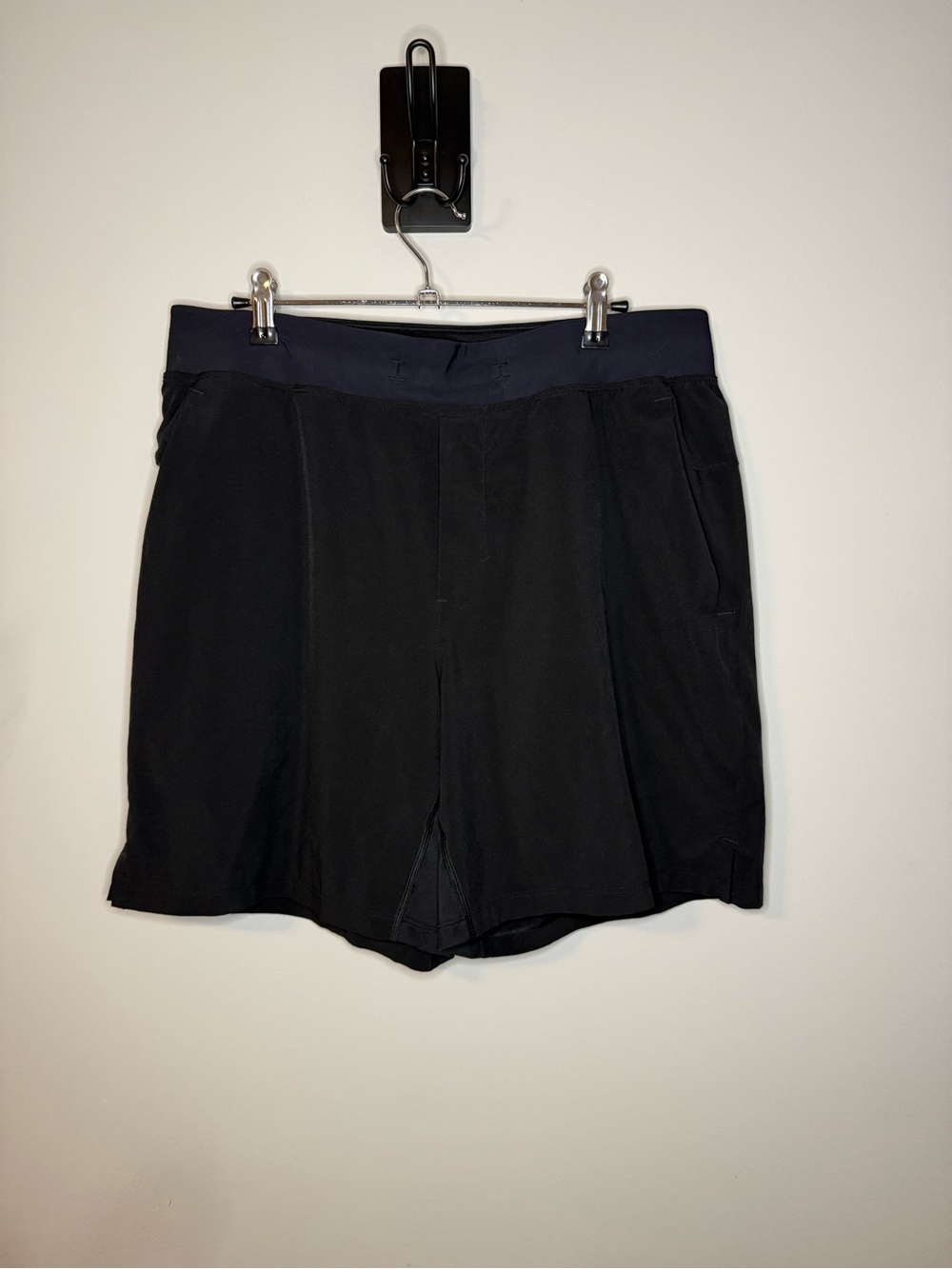 Lululemon T.H.E. Short *Linerless 7"
Black (Second Release) Size L